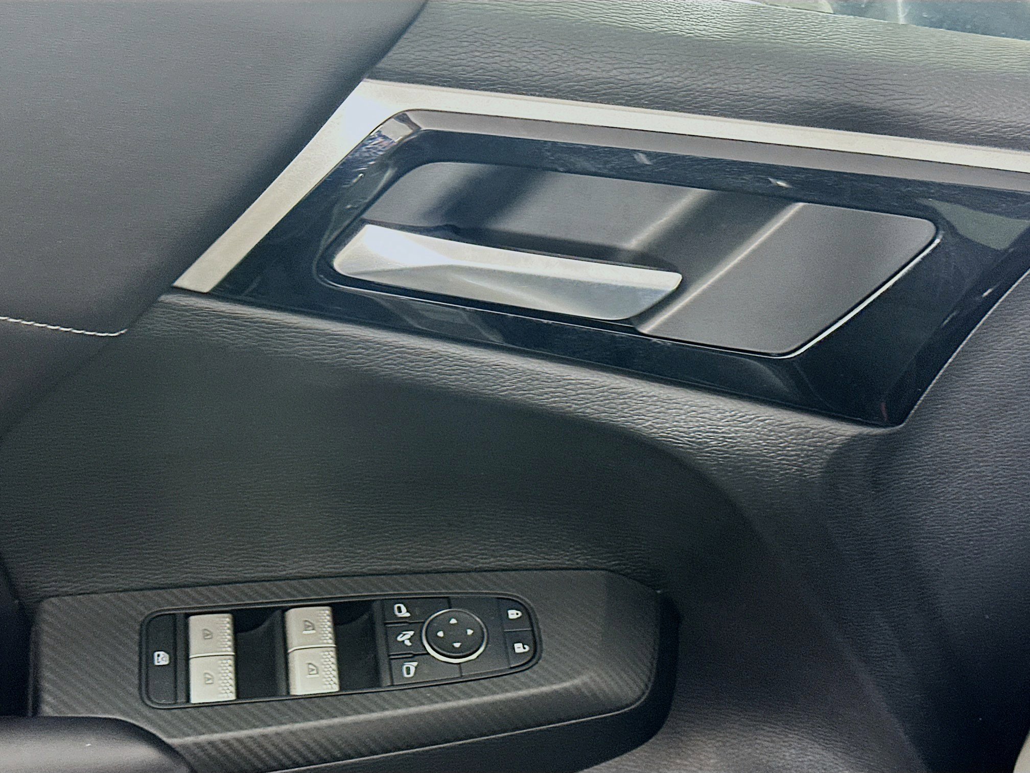 Used 2024 Mitsubishi Outlander SE image 15