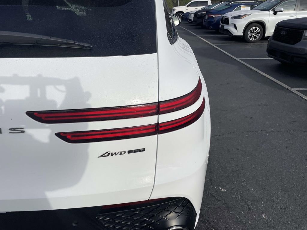 Used 2025 Genesis GV70 3.5T Sport w/ Sport Advanced Package image 18