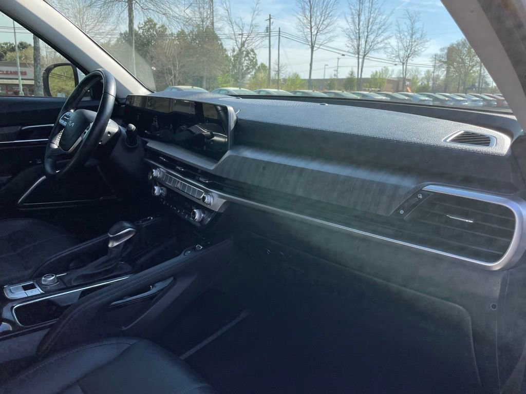 Used 2023 Kia Telluride EX w/ EX Captain's Chair Package image 33