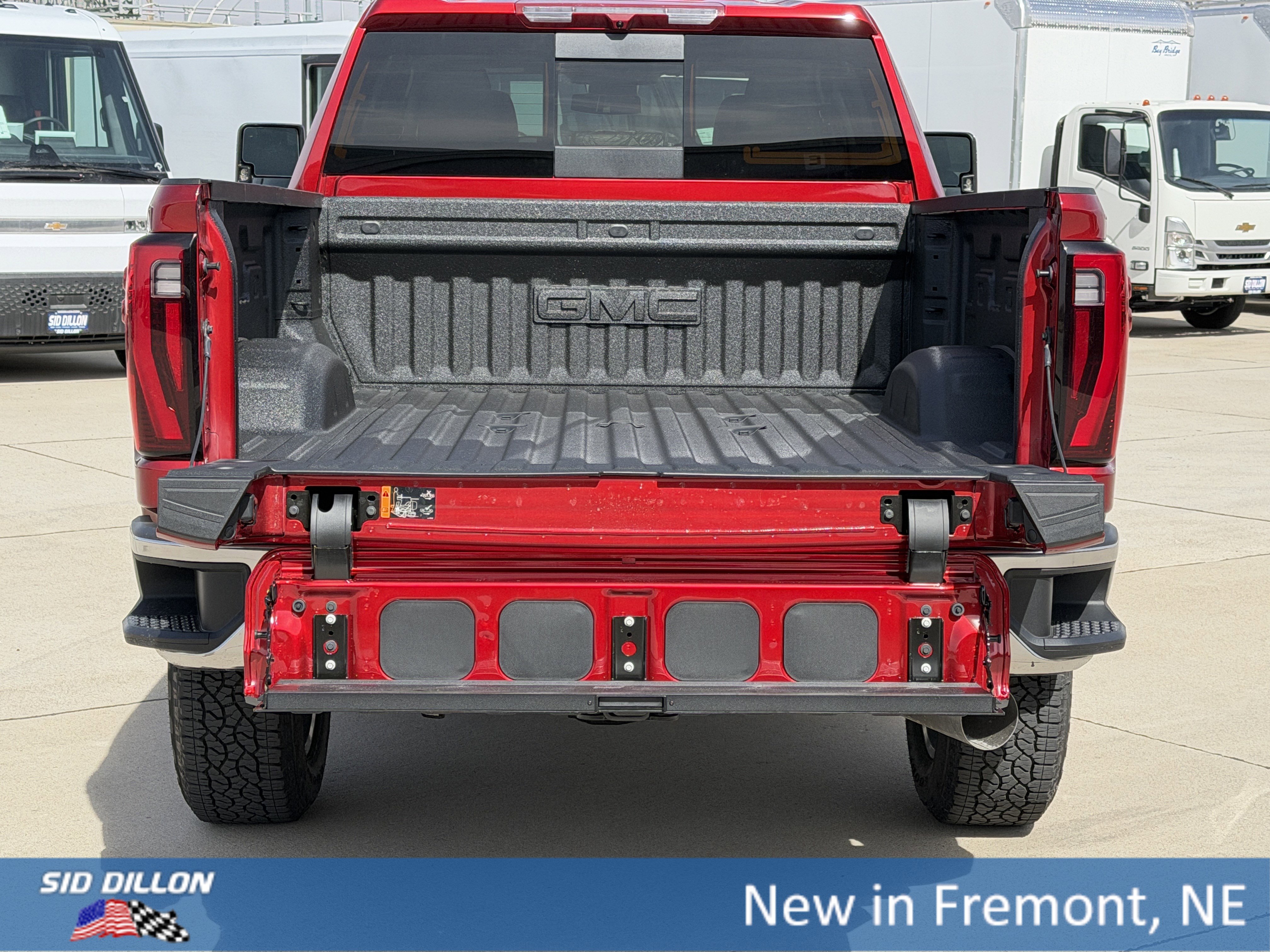 New 2026 GMC Sierra 2500 SLT w/ SLT Premium Package AWD/4WD image 5