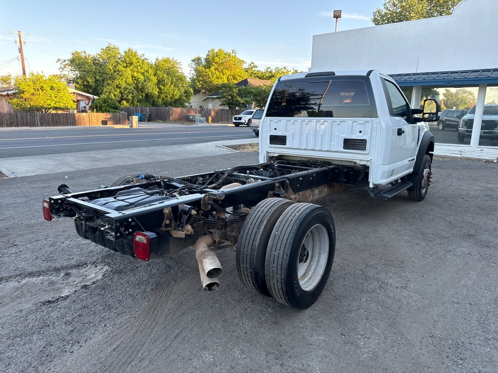 Used 2017 Ford F550 2WD Regular Cab Super Duty image 5