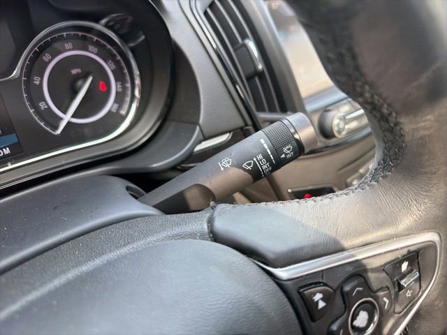 Used 2017 Buick Regal Sport Touring image 31