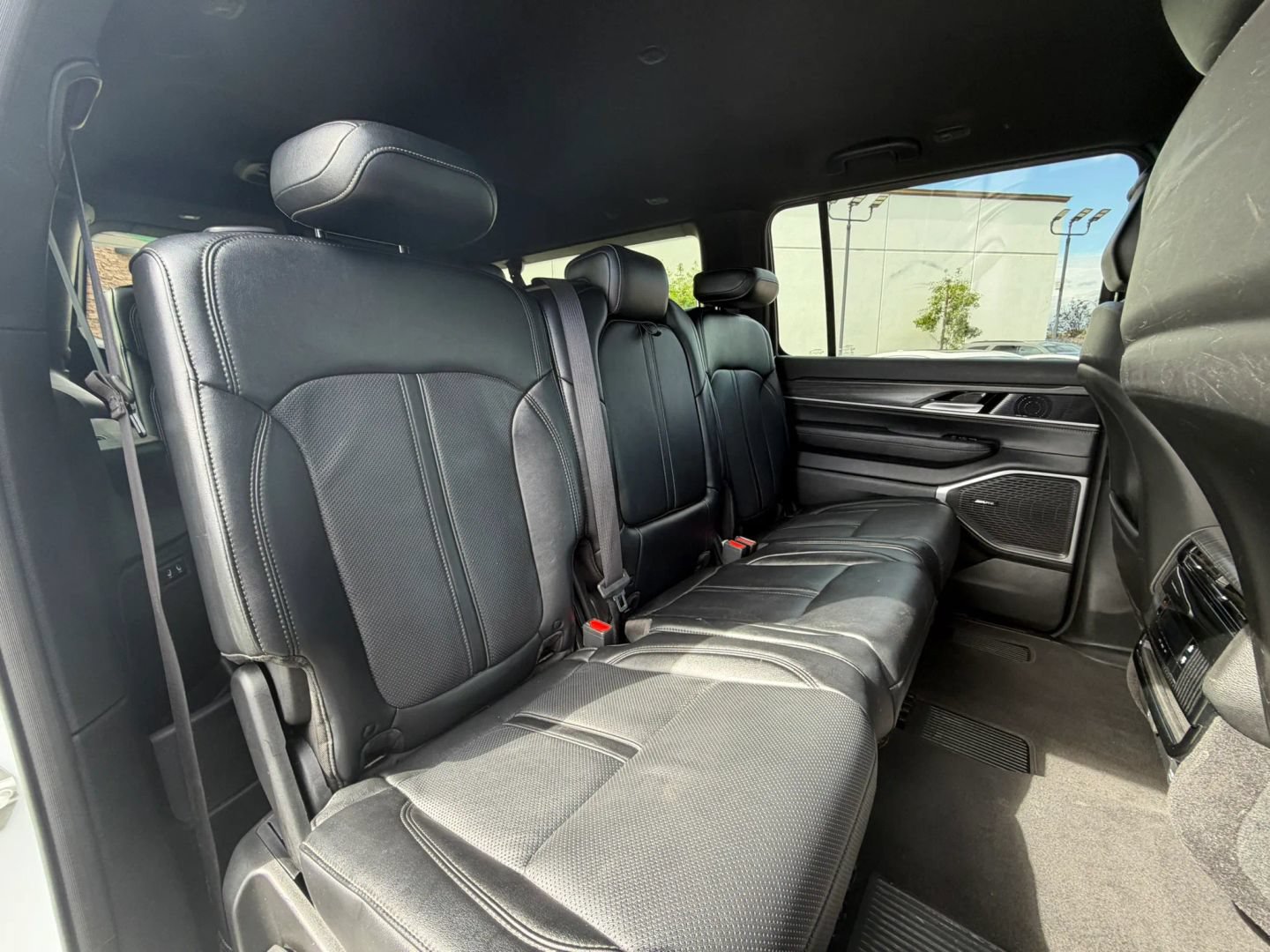 Used 2024 Jeep Wagoneer L Series II RWD image 43