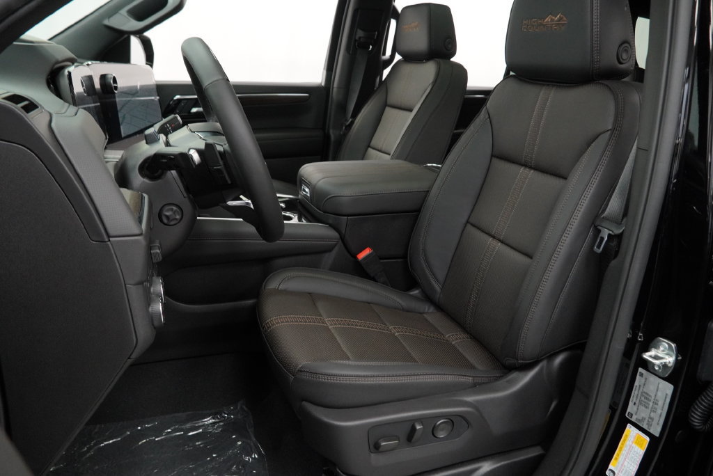New 2026 Chevrolet Suburban High Country AWD/4WD image 6
