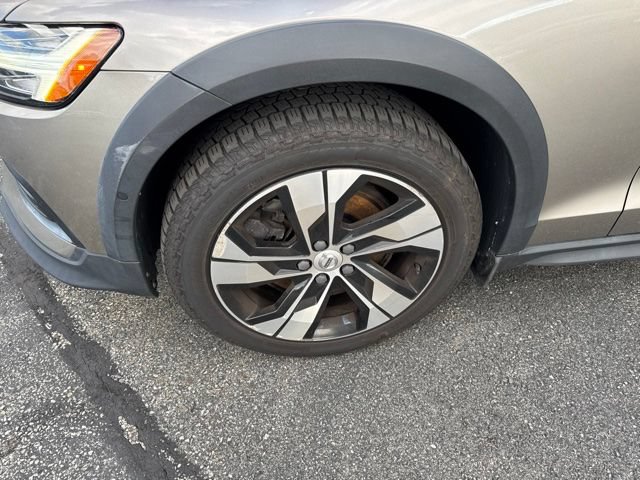 Used 2020 Volvo V60 T5 Cross Country AWD/4WD image 9
