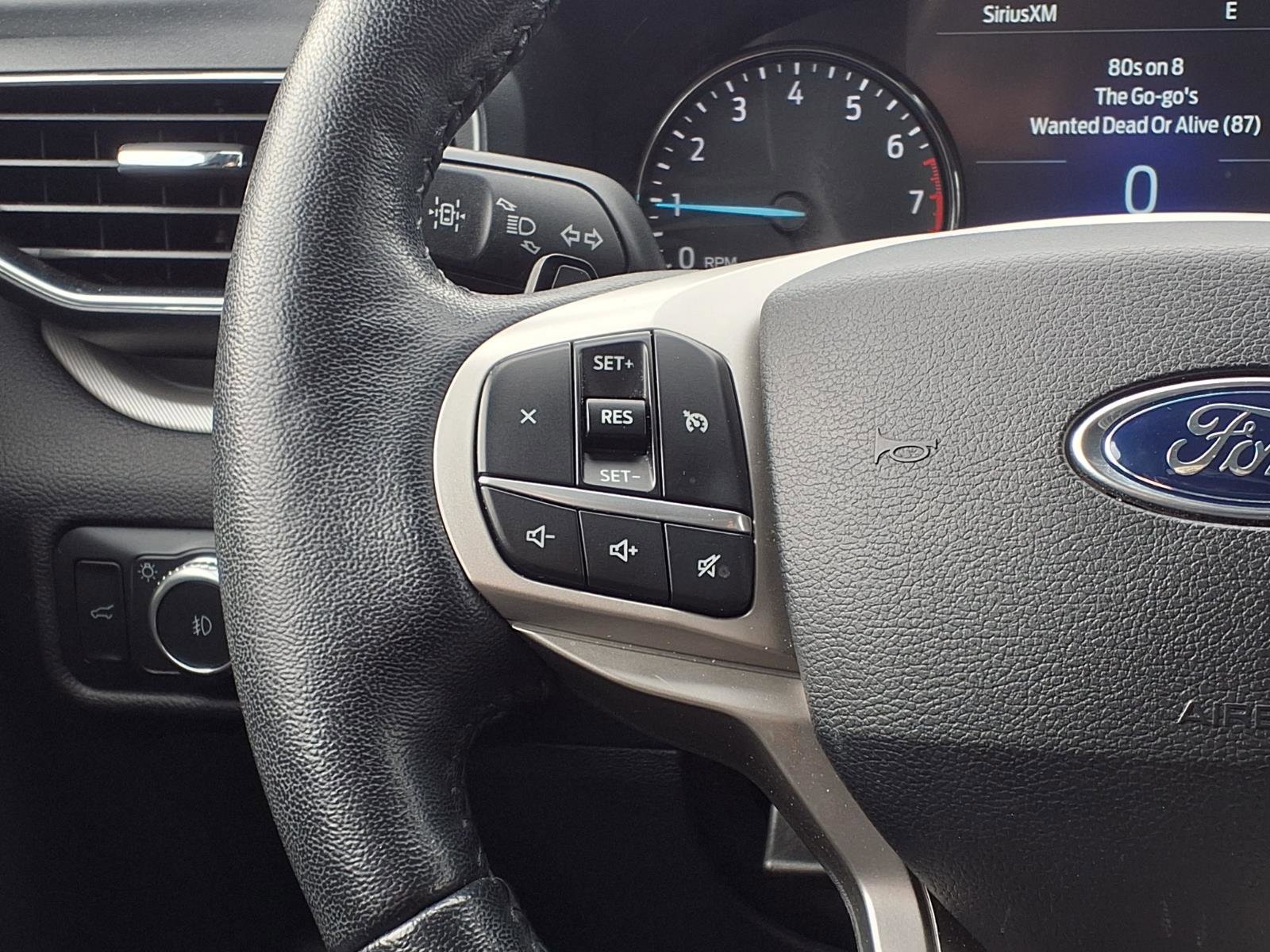 Used 2021 Ford Explorer XLT w/ Equipment Group 202A AWD/4WD image 17