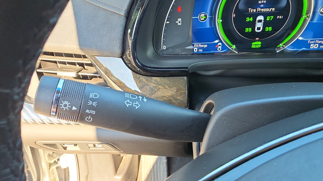 Used 2016 Cadillac ELR FWD image 35