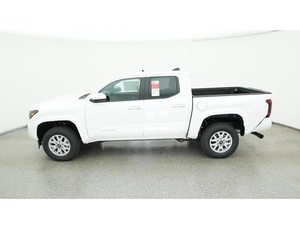 Used 2024 Toyota Tacoma SR5 RWD image 4