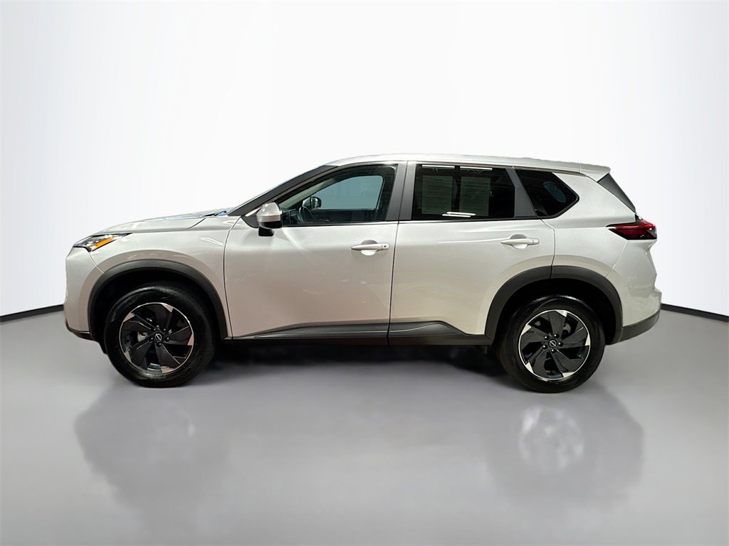 Used 2024 Nissan Rogue SV image 10