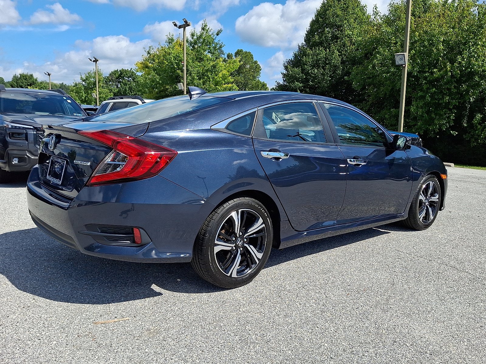 Used 2017 Honda Civic Touring image 6