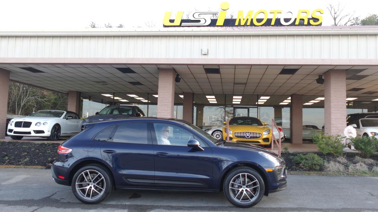 Used 2022 Porsche Macan w/ Premium Package AWD/4WD image 2