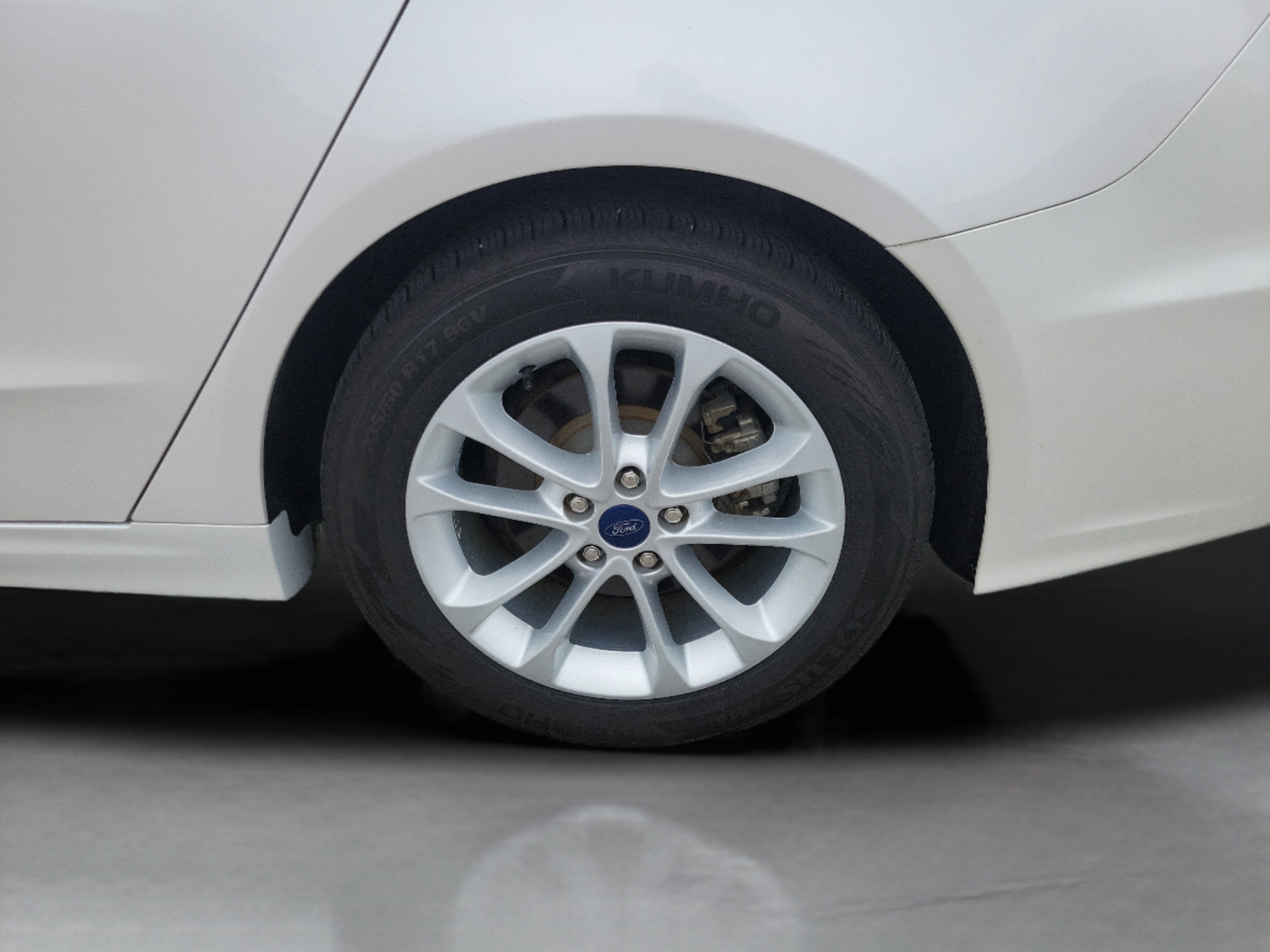 Used 2020 Ford Fusion SEL FWD image 32