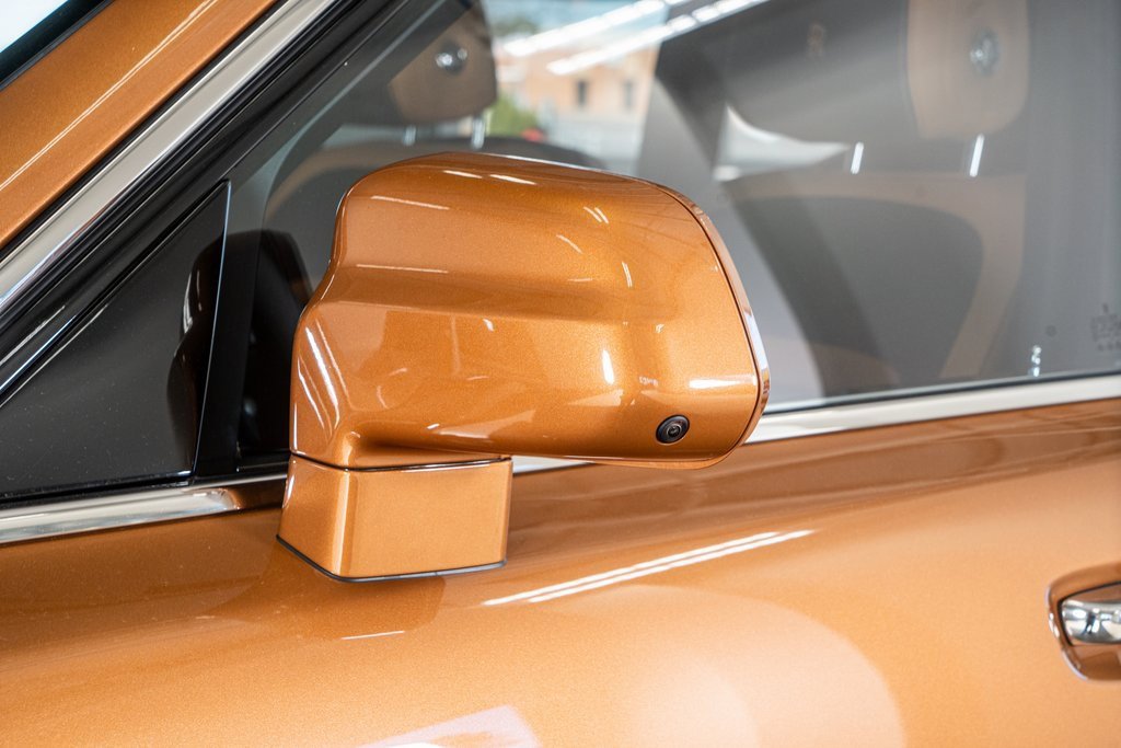 Used 2023 Rolls-Royce Cullinan w/ Cullinan Package image 24