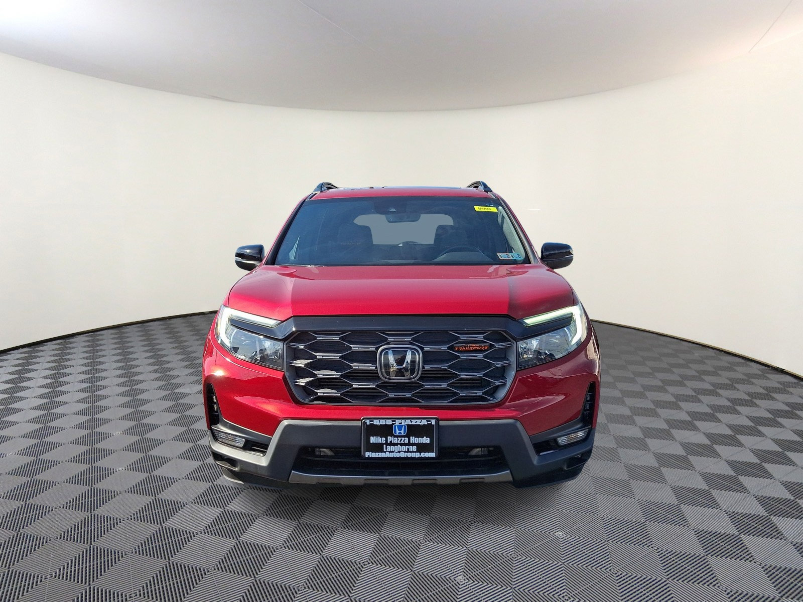 Used 2023 Honda Passport TrailSport image 2