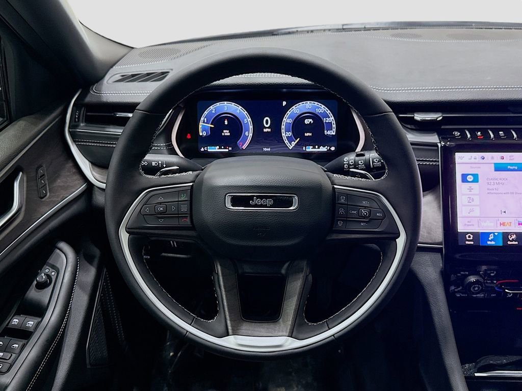 New 2025 Jeep Grand Cherokee L Limited w/ Black Appearance Package image 30