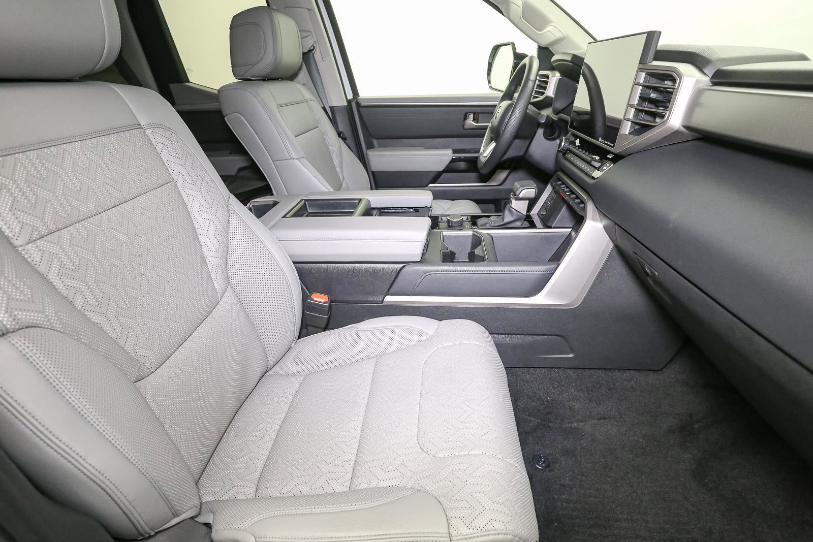 Used 2022 Toyota Tundra Limited image 16