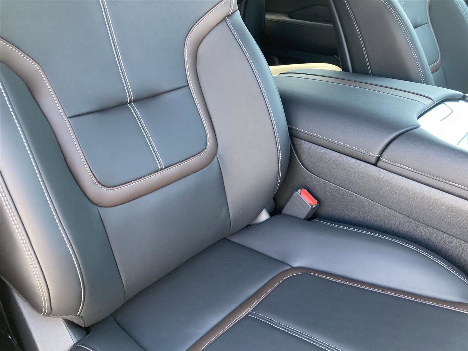 New 2025 Nissan Armada SL w/ Captain's Chari Seat Package image 35