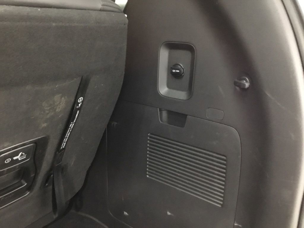 Used 2025 Kia Carnival image 17