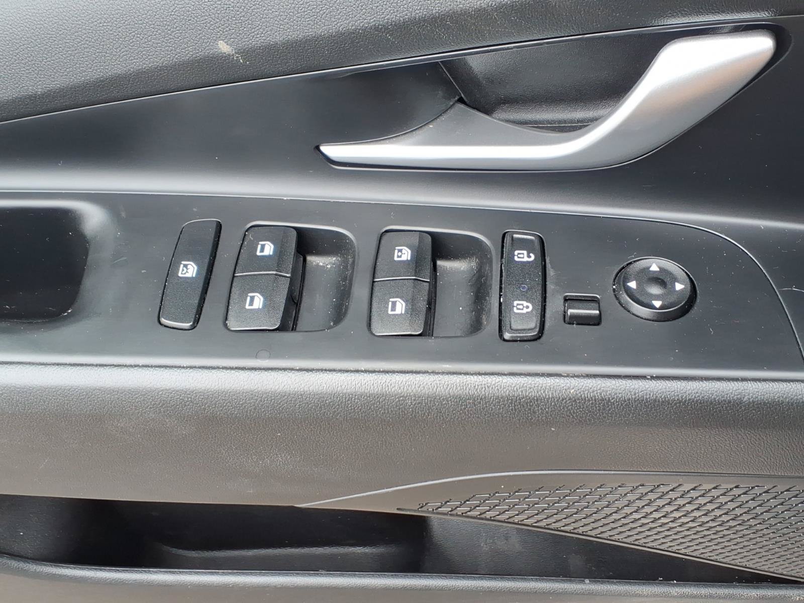 Used 2023 Hyundai Elantra SEL w/ Cargo Package FWD image 22
