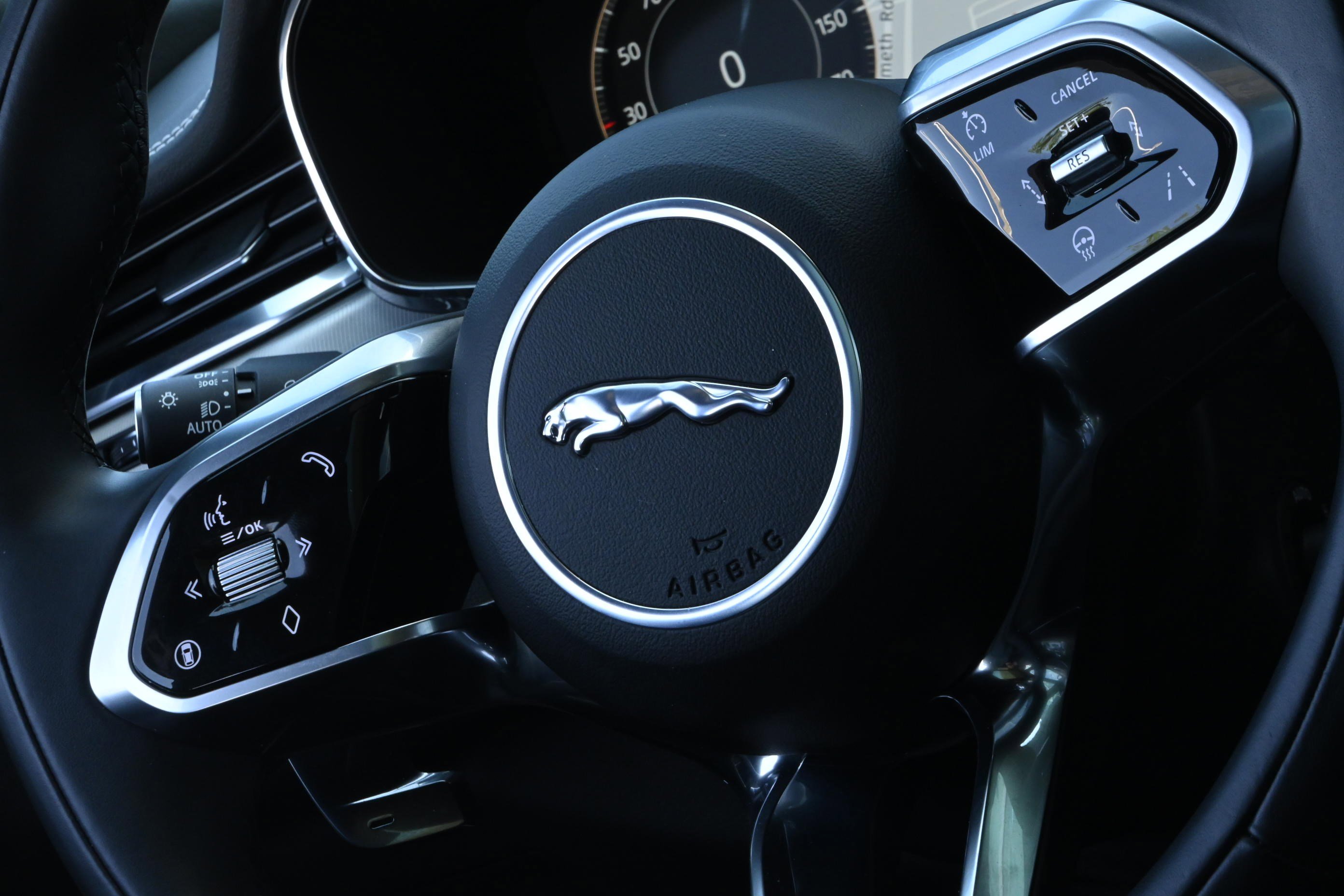 Used 2025 Jaguar F-PACE R-Dynamic S image 25