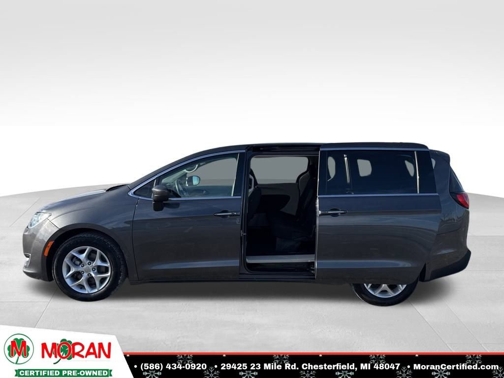 Used 2017 Chrysler Pacifica Touring Plus w/ Tire & Wheel Group image 25