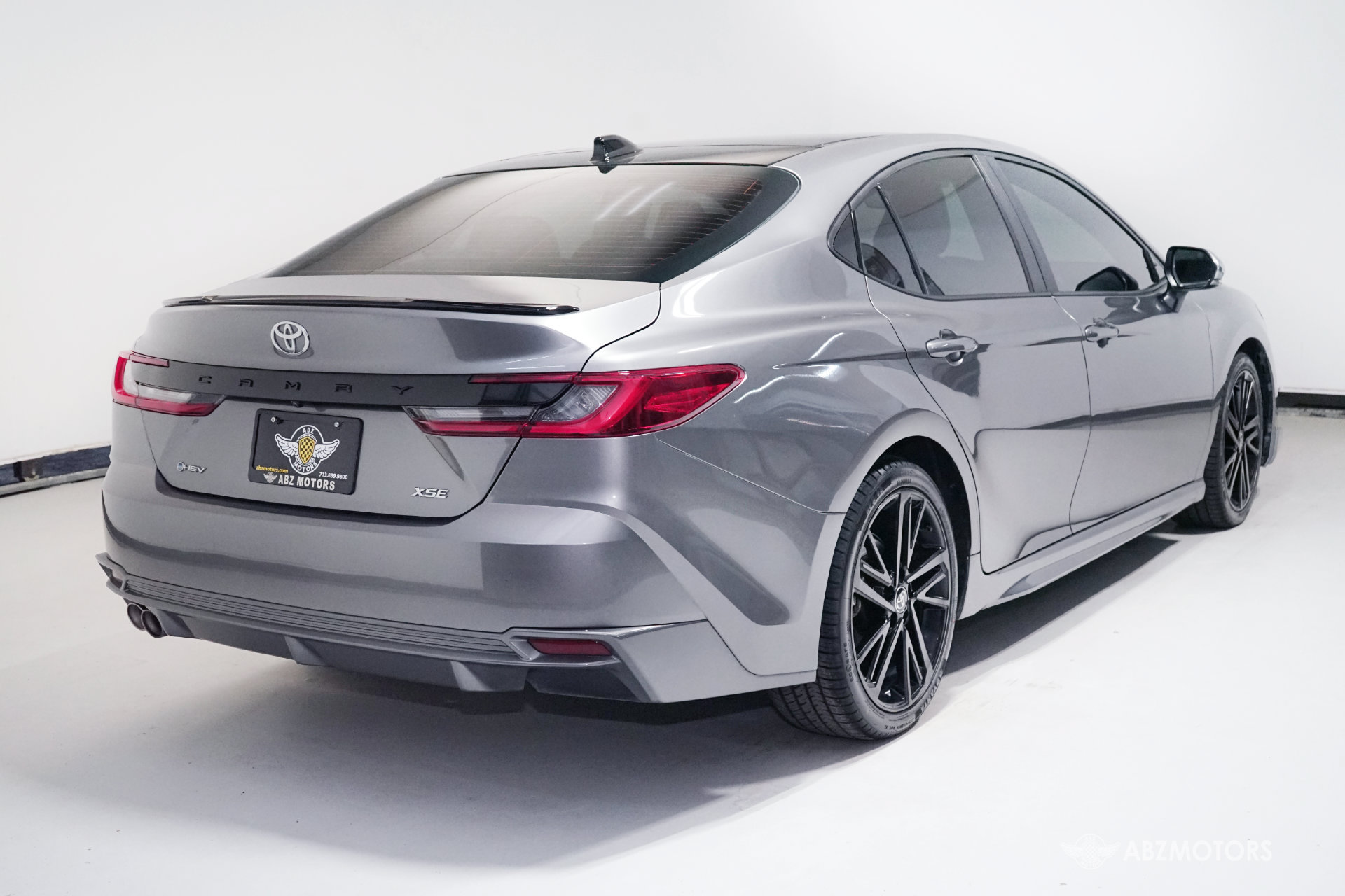 Used 2025 Toyota Camry XSE w/ Premium Package FWD image 5