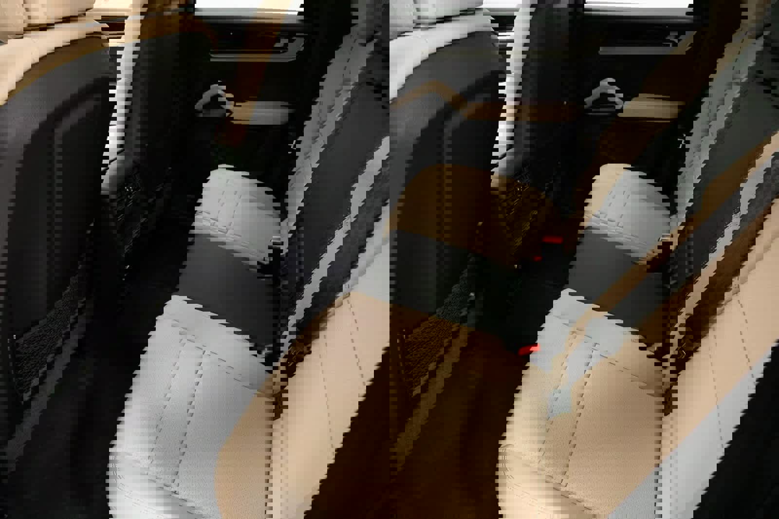 Certified 2025 Porsche Cayenne image 28