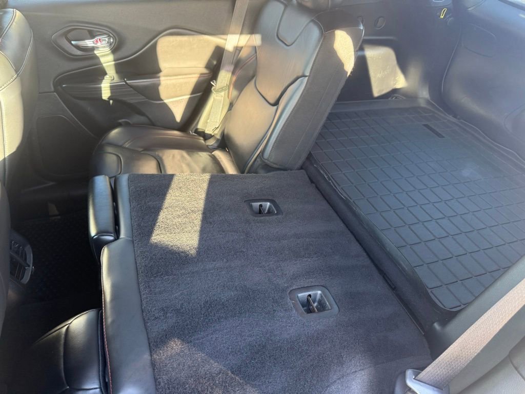 Used 2016 Jeep Cherokee Trailhawk w/ Comfort/Convenience Group image 36