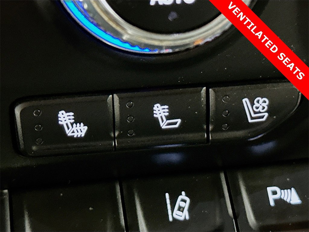 Used 2020 GMC Sierra 2500 SLT w/ SLT Premium Plus Package image 21