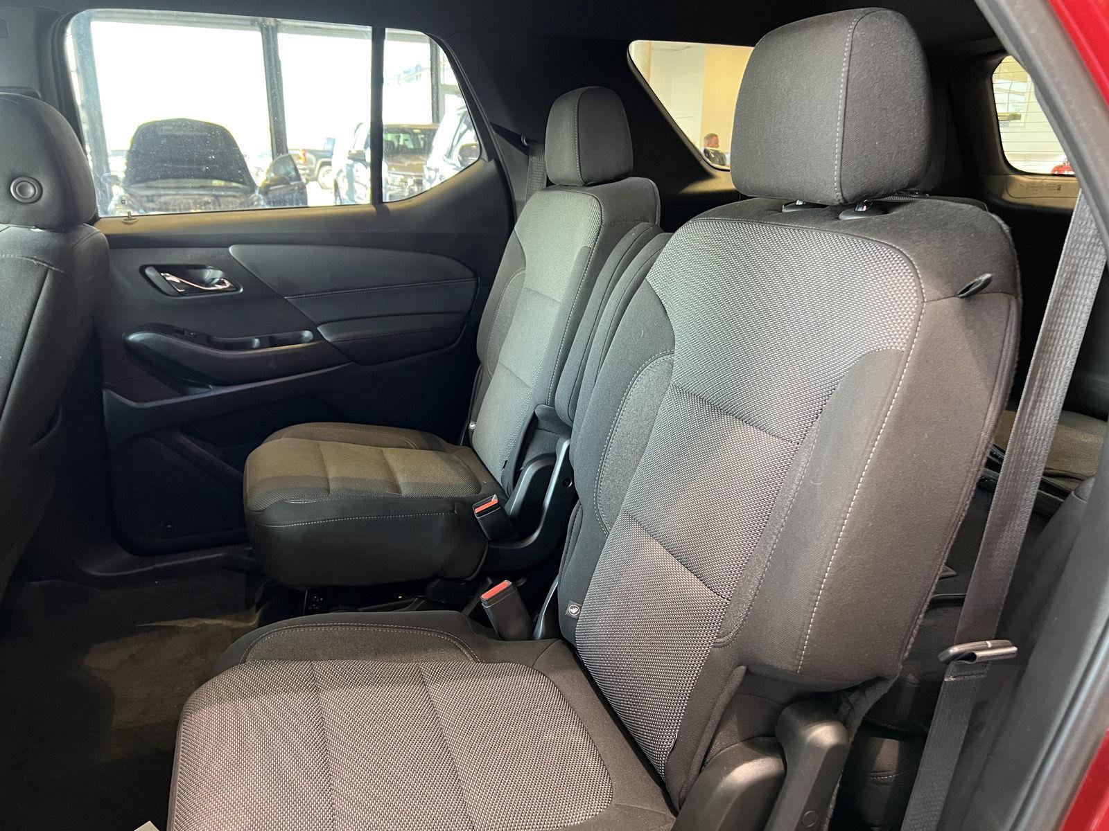 Used 2023 Chevrolet Traverse LT AWD/4WD image 15