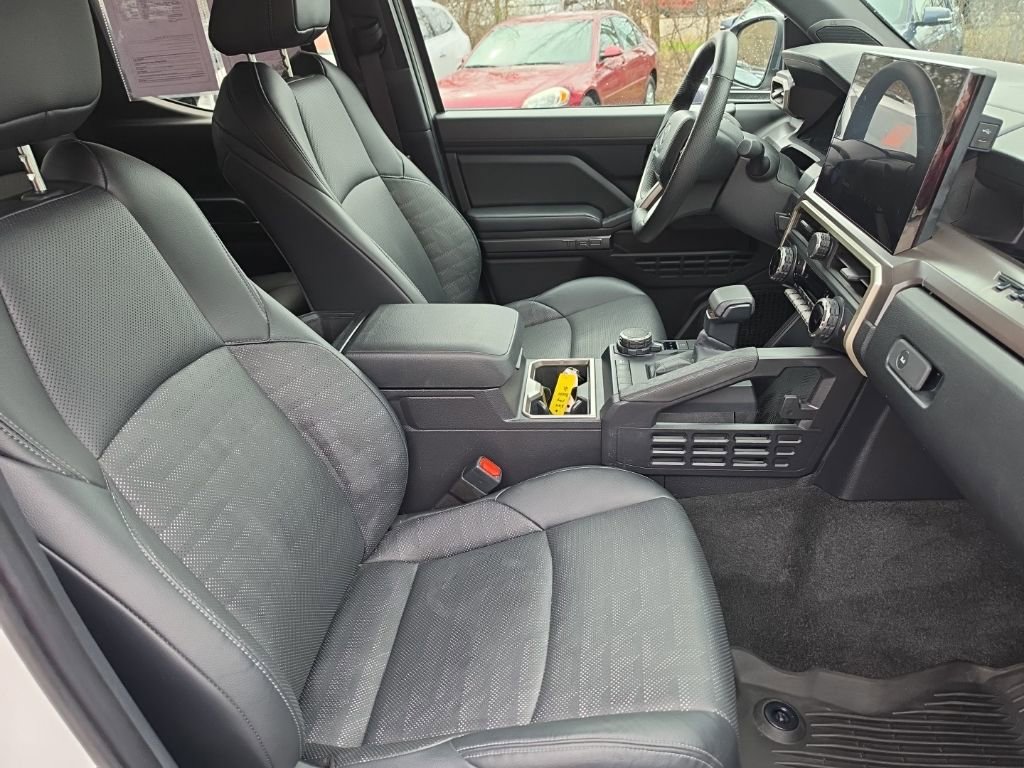 Used 2024 Toyota Tacoma TRD Sport w/ TRD Sport Premium Package image 32