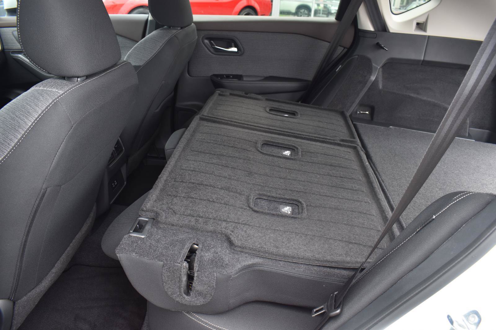 Used 2023 Nissan Rogue SV FWD image 47