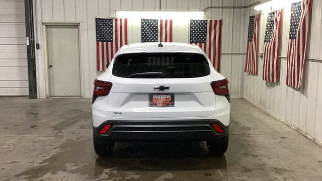 New 2026 Chevrolet Trax LS w/ Driver Confidence Package FWD image 5