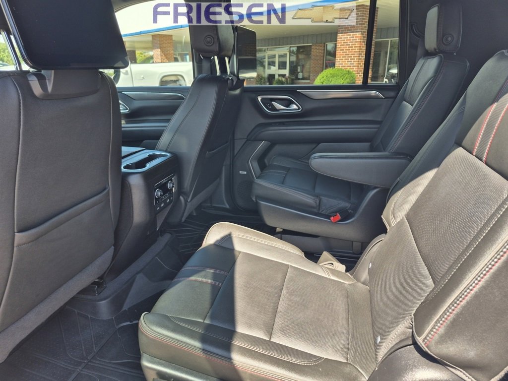 Used 2022 Chevrolet Suburban RST w/ Luxury Package image 10