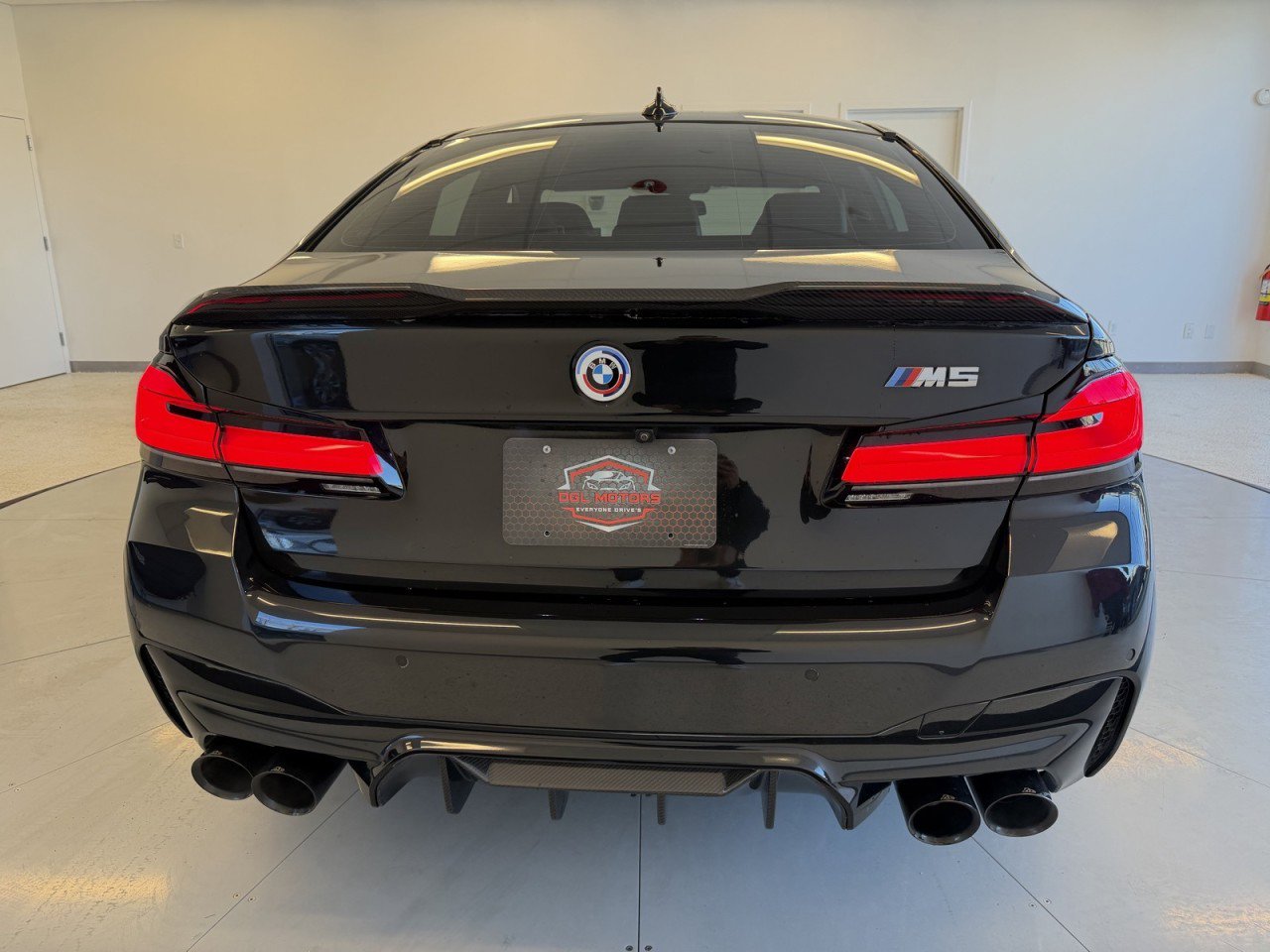 Used 2022 BMW M5 w/ Executive Package image 6