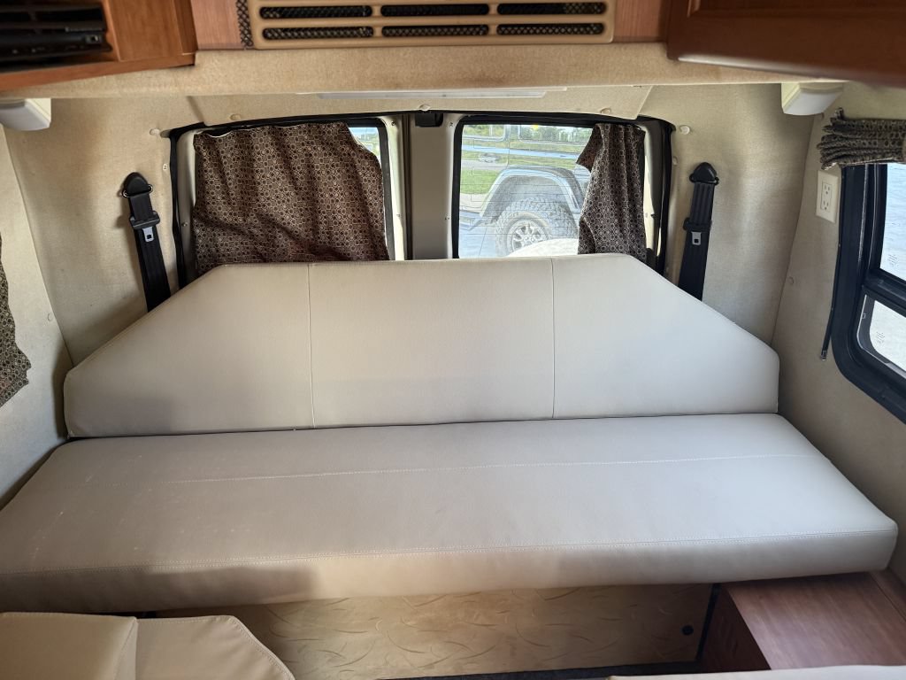 Used 2012 Chevrolet Express 3500 Extended w/ Power Package RWD image 47