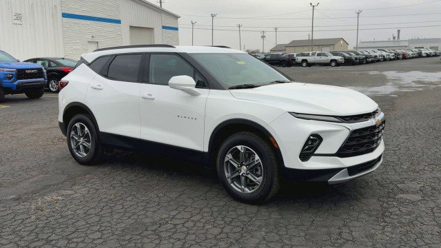 Certified 2024 Chevrolet Blazer LT w/ Convenience Package image 2