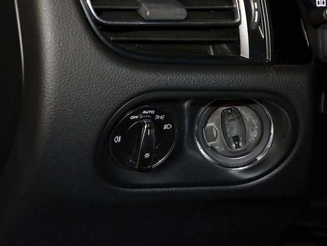 Used 2020 Porsche Macan image 26