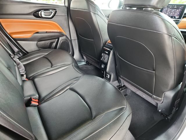 Used 2025 Jeep Compass Limited AWD/4WD image 29
