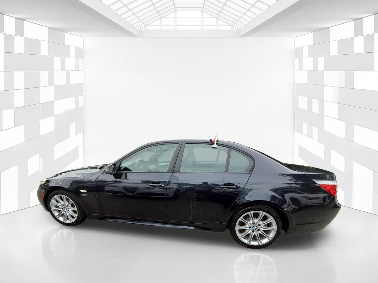 Used 2010 BMW 535i xDrive Sedan AWD/4WD image 4