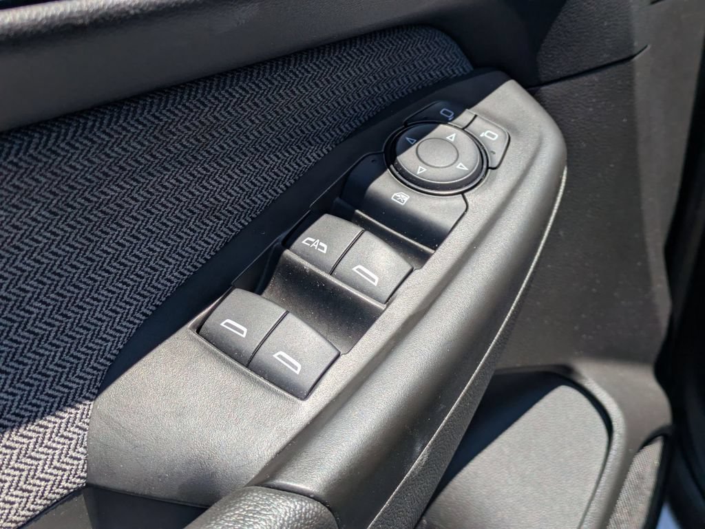 Used 2025 Chevrolet TrailBlazer LT AWD/4WD image 13