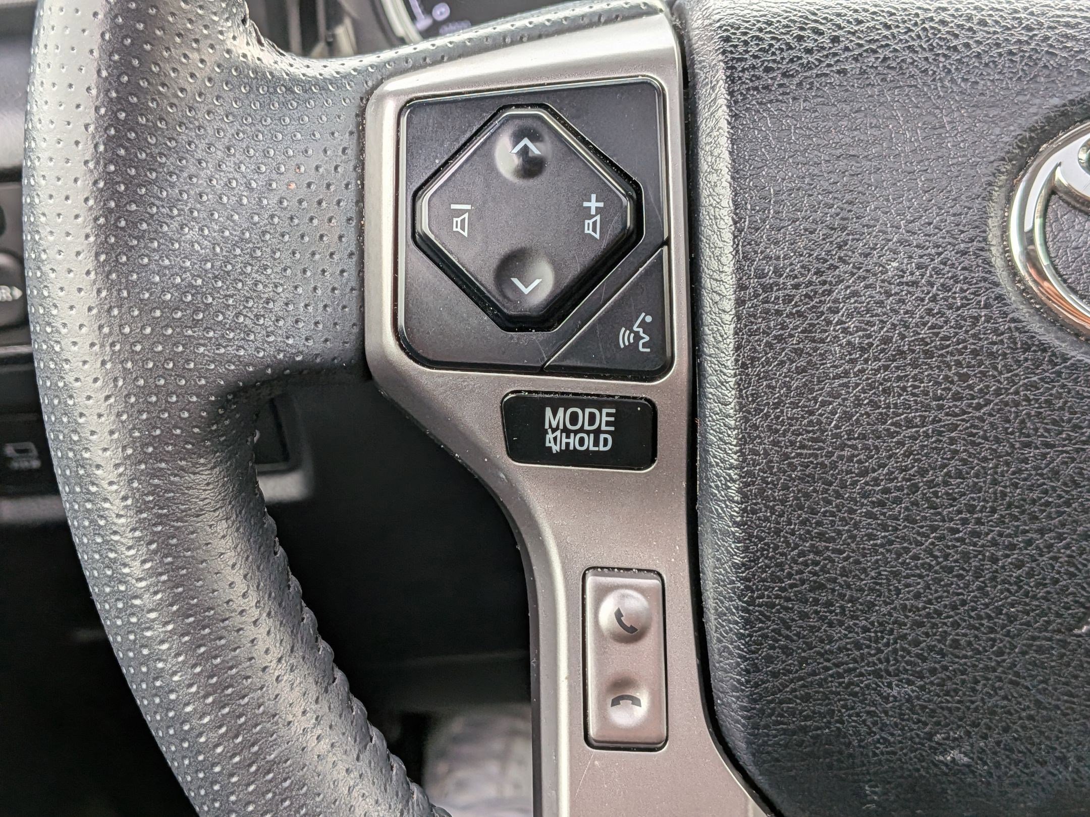 Used 2022 Toyota 4Runner Limited image 17