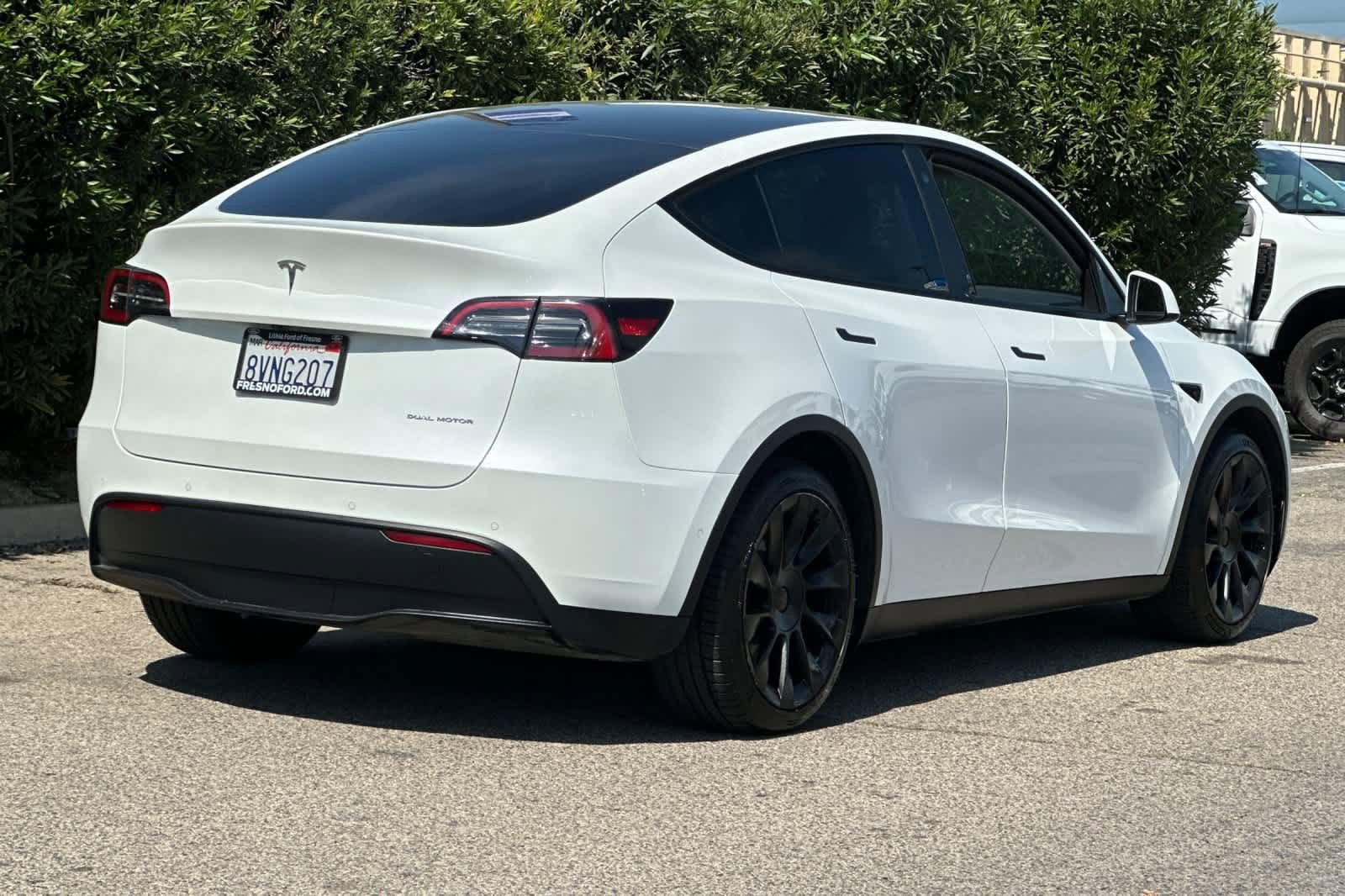 Used 2021 Tesla Model Y Long Range image 2