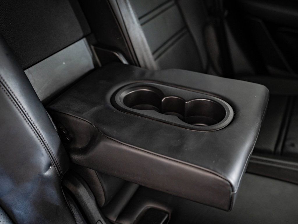 Certified 2022 Porsche Cayenne E-Hybrid w/ Premium Package image 49