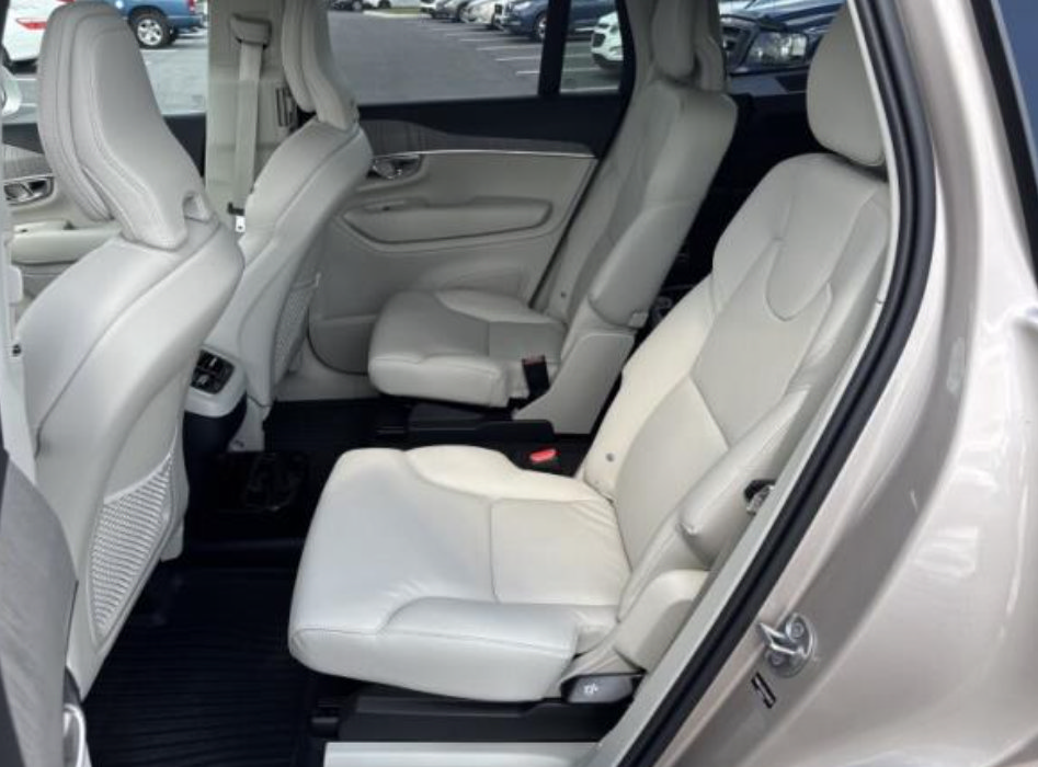 Used 2025 Volvo XC90 B6 Plus w/ Protection Package AWD/4WD image 4