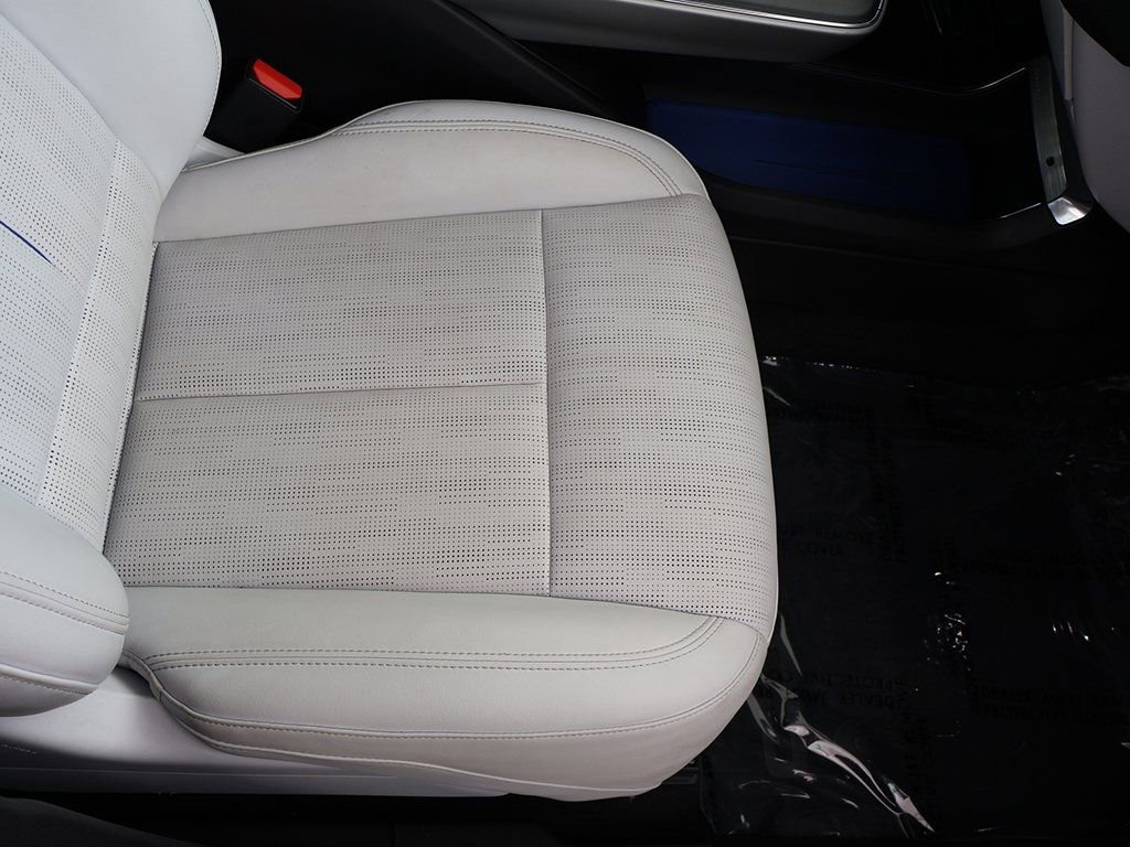 Used 2024 Cadillac Lyriq Sport image 32