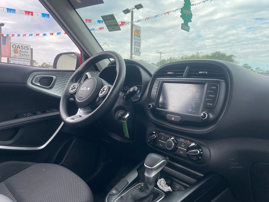 Used 2022 Kia Soul LX FWD image 9