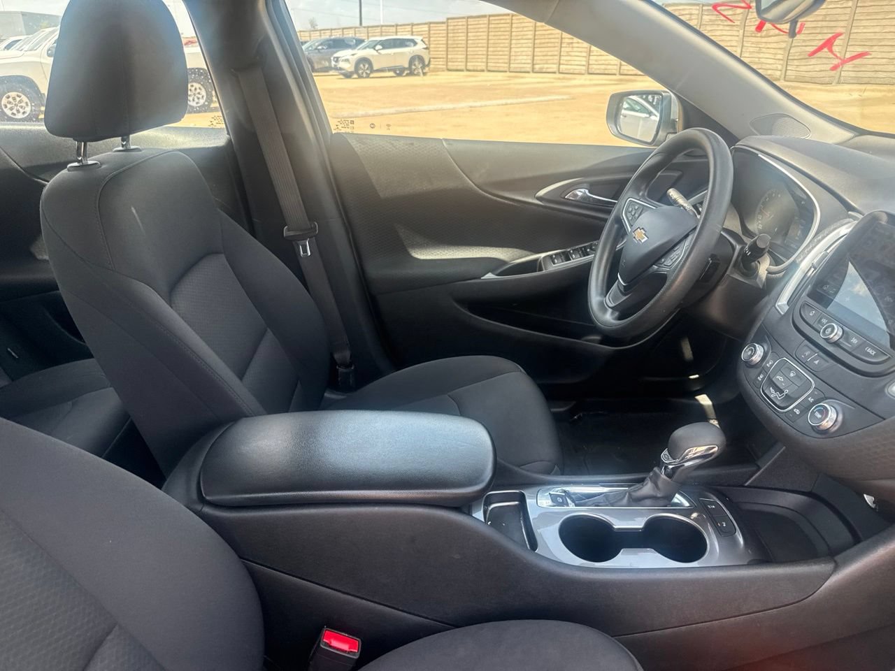 Used 2025 Chevrolet Malibu LS FWD image 28