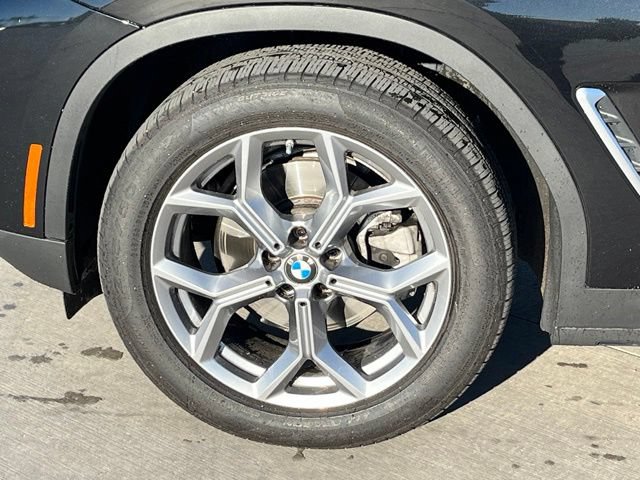 Used 2025 BMW X4 xDrive30i AWD/4WD image 7