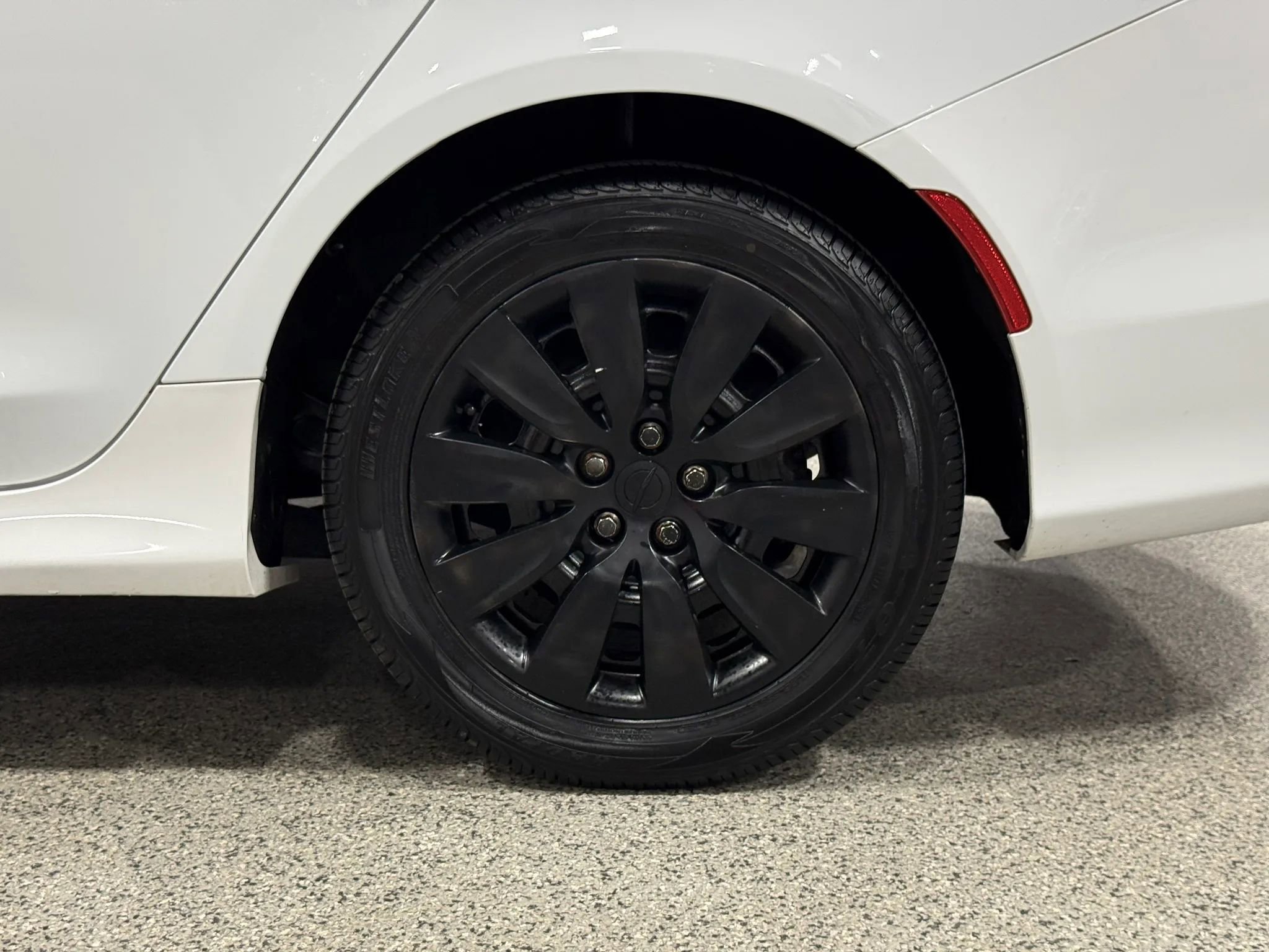 Used 2017 Chrysler 200 LX FWD image 60